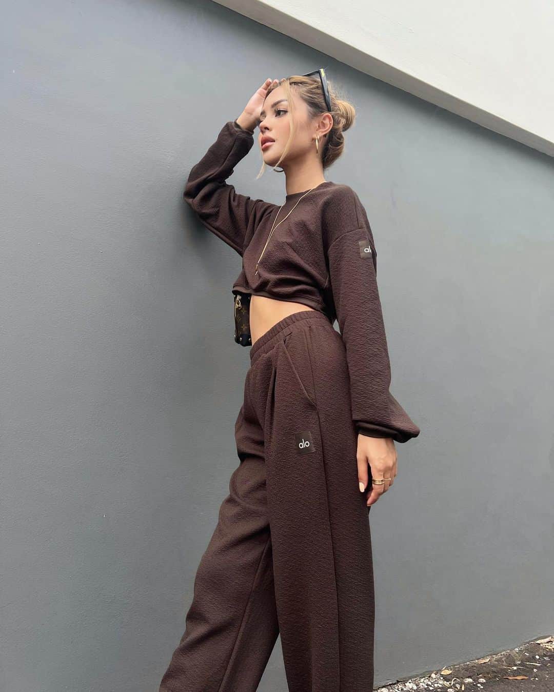 リリーマイマックのインスタグラム：「@alo tailored set 🤎 .alopartner」