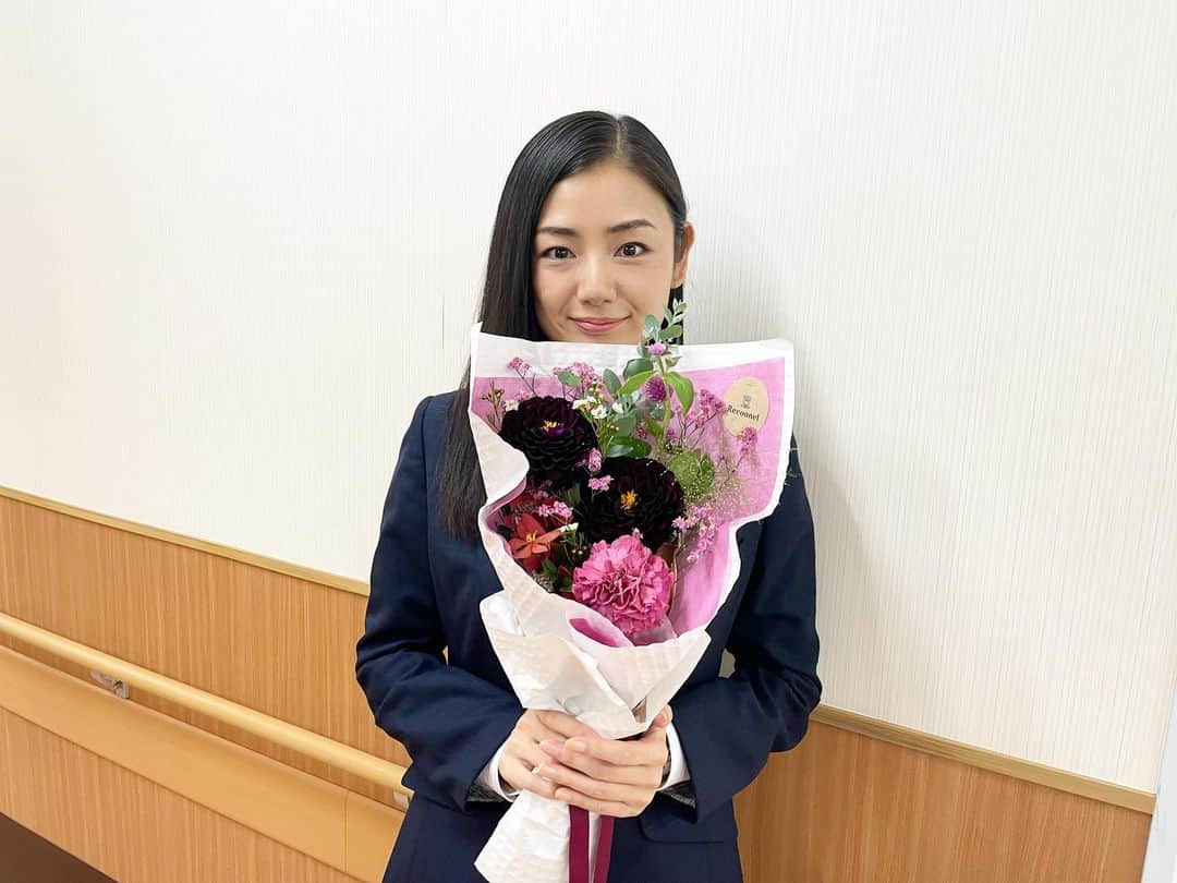 のインスタグラム：「🚨  ドラマ 『警視庁強行犯係 樋口顕〜憐情〜』  2月7日月曜 テレビ東京にて夜8時放送📺✨  今回も樋口班 藤本由美として出演です！ お楽しみに☺︎✌︎  #テレビ東京 #強行犯係樋口顕  #憐情  #moemikatayama」