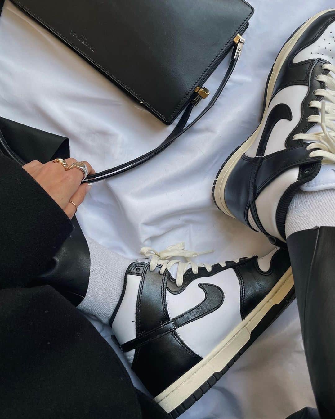 森摩耶のインスタグラム：「#vintageblack #dunkhigh #snkrskickcheck」