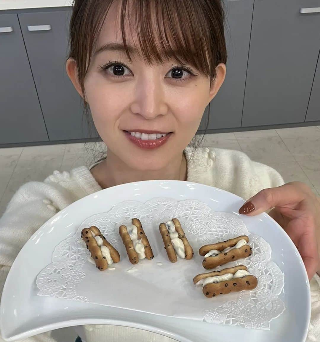 札幌テレビ「どさんこワイド朝」さんのインスタグラム写真 - (札幌テレビ「どさんこワイド朝」Instagram)「あす2月3日(木)は、⁡ ⁡「企業公認アレンジレシピ」をピックアップ！⁡ ⁡⁡ ⁡今回は あま〜いスイーツ編！⁡ ⁡おうち時間にいかがでしょうか？⁡ ⁡⁡.⁡ ⁡.⁡ ⁡#どさんこワイド朝 #大家彩香 ⁡ ⁡#あすのピックアップ ⁡ ⁡#企業公認 #アレンジレシピ ⁡ ⁡#スイーツ #おうち時間」2月2日 9時52分 - dosanko_asa