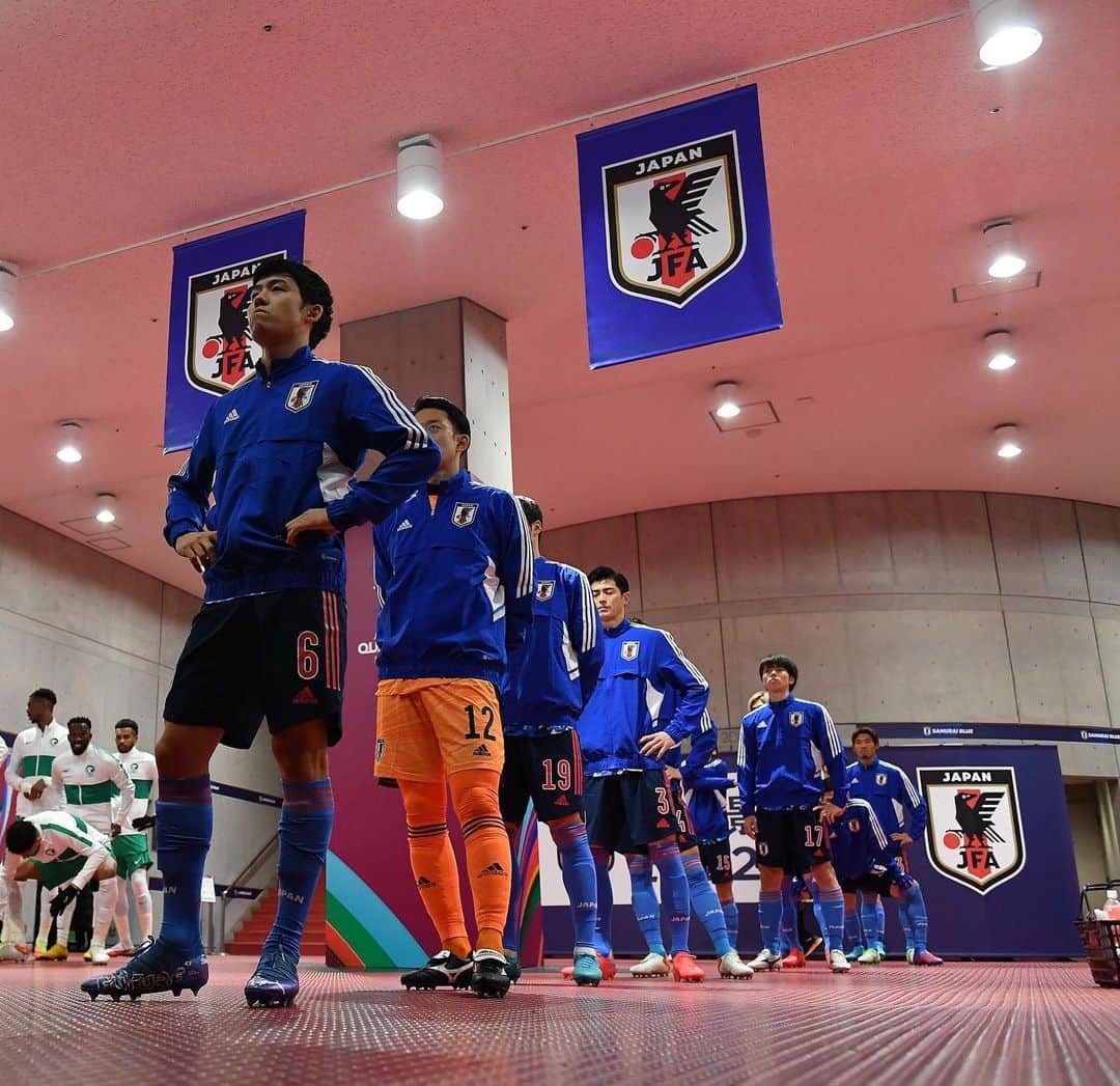 遠藤航のインスタグラム：「. サウジ戦、応援ありがとうございました‼️ 3月も勝ってW杯決めましょう💪  #日本代表 #サムライブルー #🇯🇵 #w杯 #最終予選 #⚽  . #japan #nationalteam #football #fussball #nationalmannschaft」