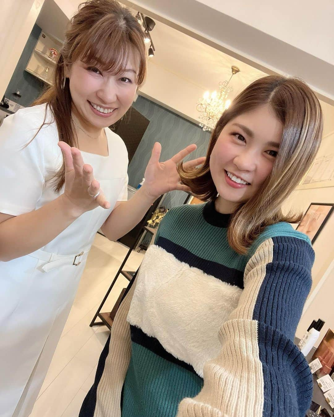 まいまいさんのインスタグラム写真 - (まいまいInstagram)「美容事情💄 名古屋きてから初のまつパ👀🧡 @tomo_dour さんのサロンに行ってきました！ とても細かくカウンセリングしてくれて 丁寧に施術してもらえました☺️  わたしは瞼が重めで、 根元からまつ毛をあげちゃうと変になる💭 って相談したら理想のカールに調整してもらえた🥰  こちらのサロンとてもおすすめです♡ またパーマ落ちてきたら行こっと🌸 . #まいごるふ#ゴルフ#女子ゴルフ#ゴルフ女子#ゴルフスイング#ゴルフウェア#ゴルフコーデ#名古屋#名古屋ゴルフ#名古屋エステ#名古屋サロン #まつげパーマ#美容#maigolf#golf#golfswing#golfwear#골프#골프스윙#골프중독#골프웨어」2月2日 17時53分 - ___maigolf___