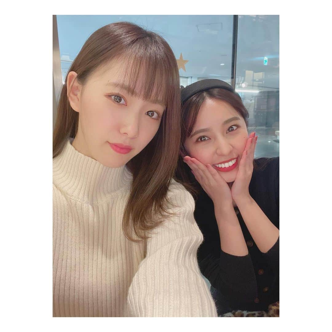 森田彩花のインスタグラム：「久しぶりに投稿👱🏼‍♀️👩🏻♡ ． 月一で会ったりしてます☺️☺️ ． 以前友達とも行ったことあるカフェ☕ 安定にカフェラテうまでした☕️♡ エスプレッソシュークリームも😋 ． そういえば髪色暗くした結構前に💇‍♀️✌️ ． #久々投稿 #りなてぃん #カフェ #alldaycoffee @alldaycoffee_」