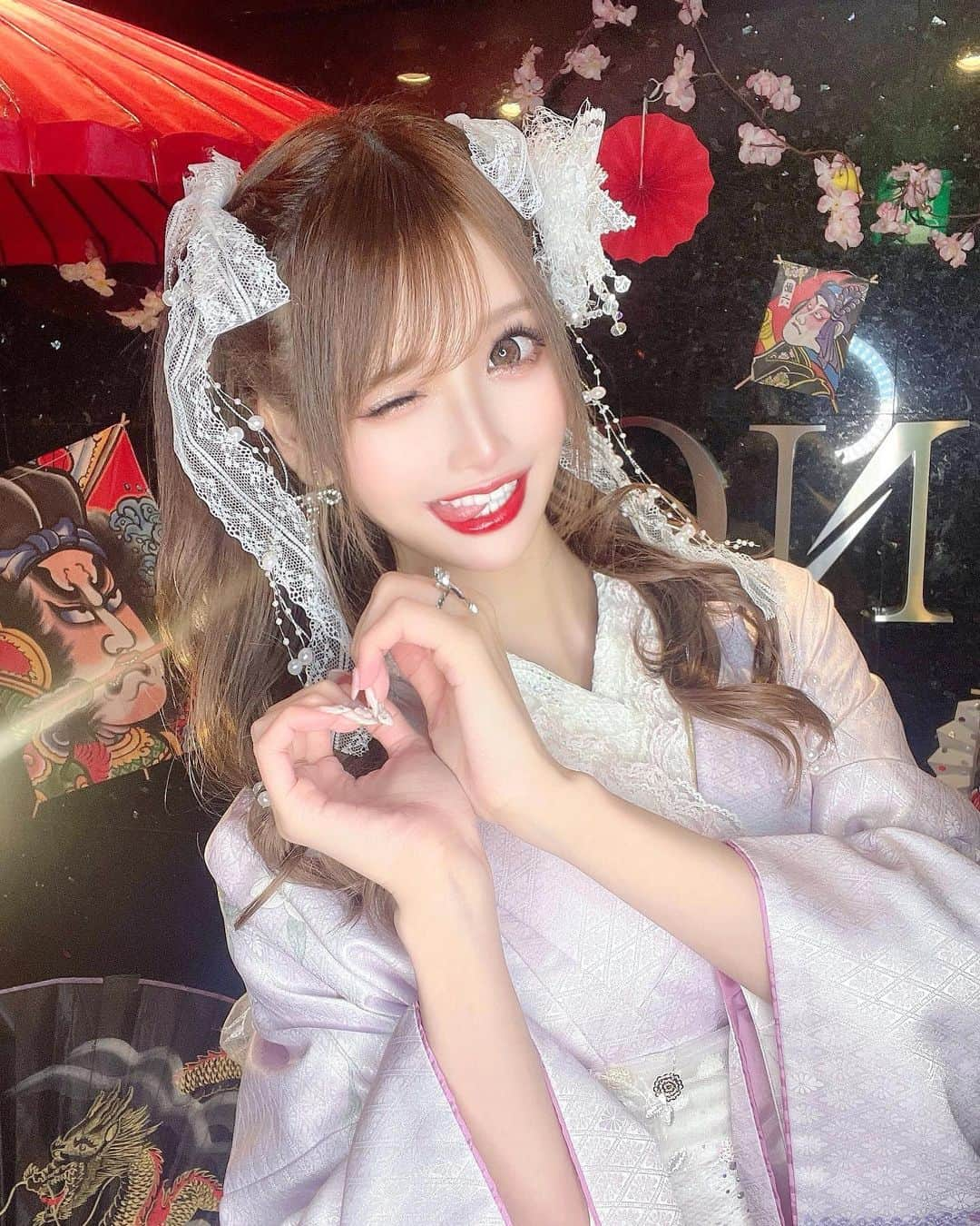 桜咲乃愛さんのインスタグラム写真 - (桜咲乃愛Instagram)「かわちの魔法掛けてもらって何しても盛れちゃったナ(∩^o^)⊃━☆ﾟ.*･｡  盛れすぎて写真たくさんあるのは良い事なので許して欲しい😂💕🎀笑  マグロの解体ショー♥ナウざんまいイベントだったので、この日のコンセプトは  𓆡𓆜𓇼𓈒𓆉 𓆛 𓆞𓆡 𓇼𓈒𓆉 【竜宮城の乙姫様🌟🌸】 𓆡𓆜𓇼𓈒𓆉 𓆛 𓆞𓆡 𓇼𓈒𓆉  着付けはあかね美容室で💓 ヘアメはgroovegrooveのヲタク美容師さんにやってもらったよ💓 @groovegroove_  @otaku_hairdresser   とっても可愛くきらきらにしてくれました🥰💓💓💓  そしてたくさんの人が来てくれて嬉しかったよ🥰🌸💕  歌舞伎町が厳しい中でお店や私の事を気にかけてくれて会いに来てくれて、更にプラスになる様に売り上げ立てようとしてくれたり🥺💕 本当に感謝です🥺💓🌸  いつも応援してくれて本当にありがとう‼️💐🥰🌸✨  大切な事をお話するのは会いに来てくれる人だけ🥰💕✨  やっぱりSNSも大切だけど、直接応援しに来てくれる方々はもっと大切にしていきたいな🥰🌸💓  これからもよろしくね🥰💕🎀  #ハーフツイン#ツインテール#着物#着物ヘア #着物レンタル #着物コーデ #竜宮城#乙姫#歌舞伎町#歌舞伎町キャバ嬢 #キャバ嬢#桜咲乃愛ヘアメ」2月2日 18時46分 - noasama1101