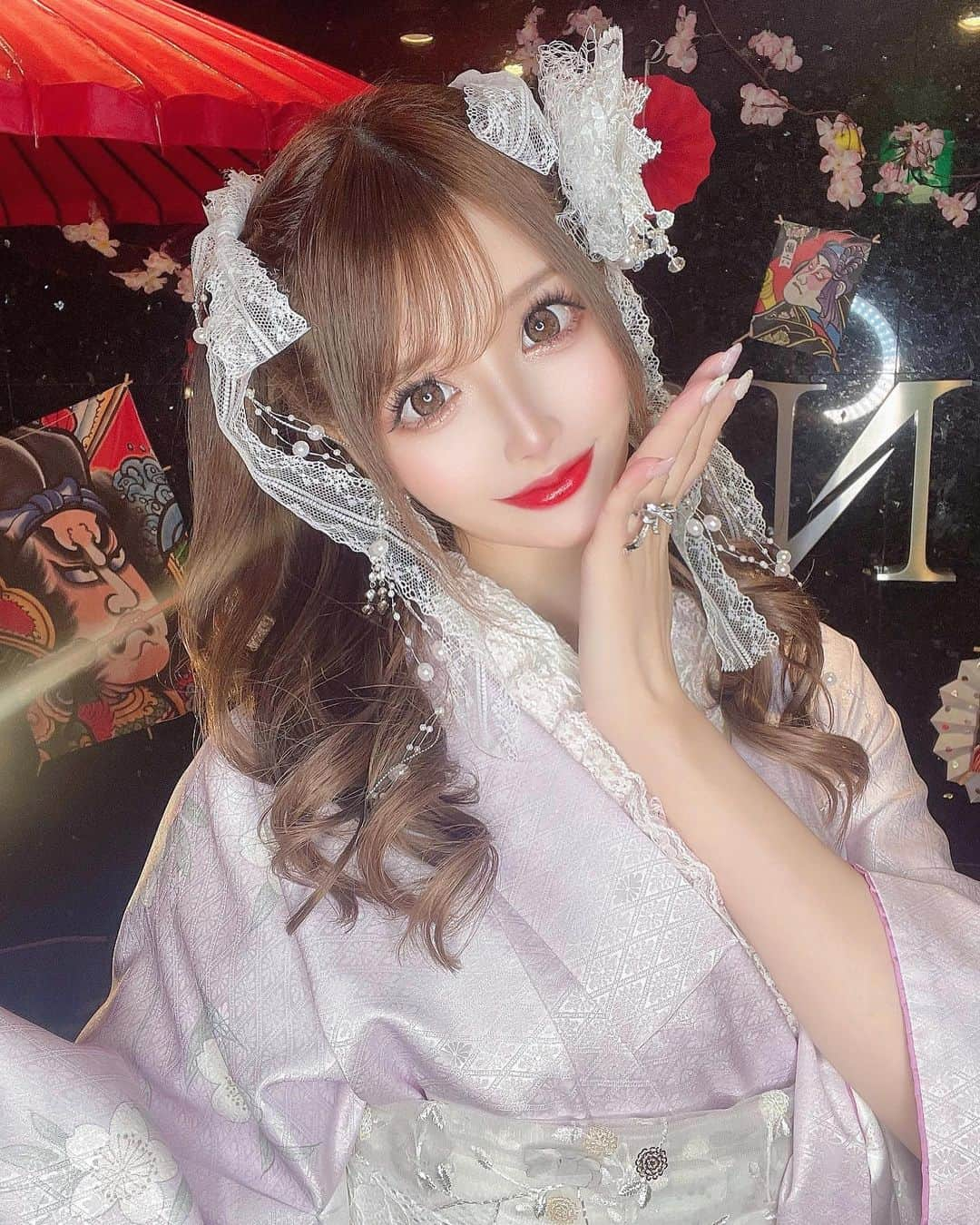 桜咲乃愛さんのインスタグラム写真 - (桜咲乃愛Instagram)「かわちの魔法掛けてもらって何しても盛れちゃったナ(∩^o^)⊃━☆ﾟ.*･｡  盛れすぎて写真たくさんあるのは良い事なので許して欲しい😂💕🎀笑  マグロの解体ショー♥ナウざんまいイベントだったので、この日のコンセプトは  𓆡𓆜𓇼𓈒𓆉 𓆛 𓆞𓆡 𓇼𓈒𓆉 【竜宮城の乙姫様🌟🌸】 𓆡𓆜𓇼𓈒𓆉 𓆛 𓆞𓆡 𓇼𓈒𓆉  着付けはあかね美容室で💓 ヘアメはgroovegrooveのヲタク美容師さんにやってもらったよ💓 @groovegroove_  @otaku_hairdresser   とっても可愛くきらきらにしてくれました🥰💓💓💓  そしてたくさんの人が来てくれて嬉しかったよ🥰🌸💕  歌舞伎町が厳しい中でお店や私の事を気にかけてくれて会いに来てくれて、更にプラスになる様に売り上げ立てようとしてくれたり🥺💕 本当に感謝です🥺💓🌸  いつも応援してくれて本当にありがとう‼️💐🥰🌸✨  大切な事をお話するのは会いに来てくれる人だけ🥰💕✨  やっぱりSNSも大切だけど、直接応援しに来てくれる方々はもっと大切にしていきたいな🥰🌸💓  これからもよろしくね🥰💕🎀  #ハーフツイン#ツインテール#着物#着物ヘア #着物レンタル #着物コーデ #竜宮城#乙姫#歌舞伎町#歌舞伎町キャバ嬢 #キャバ嬢#桜咲乃愛ヘアメ」2月2日 18時46分 - noasama1101