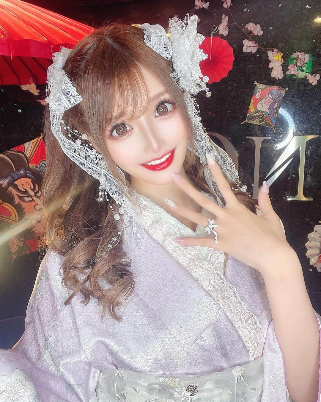 桜咲乃愛さんのインスタグラム写真 - (桜咲乃愛Instagram)「かわちの魔法掛けてもらって何しても盛れちゃったナ(∩^o^)⊃━☆ﾟ.*･｡  盛れすぎて写真たくさんあるのは良い事なので許して欲しい😂💕🎀笑  マグロの解体ショー♥ナウざんまいイベントだったので、この日のコンセプトは  𓆡𓆜𓇼𓈒𓆉 𓆛 𓆞𓆡 𓇼𓈒𓆉 【竜宮城の乙姫様🌟🌸】 𓆡𓆜𓇼𓈒𓆉 𓆛 𓆞𓆡 𓇼𓈒𓆉  着付けはあかね美容室で💓 ヘアメはgroovegrooveのヲタク美容師さんにやってもらったよ💓 @groovegroove_  @otaku_hairdresser   とっても可愛くきらきらにしてくれました🥰💓💓💓  そしてたくさんの人が来てくれて嬉しかったよ🥰🌸💕  歌舞伎町が厳しい中でお店や私の事を気にかけてくれて会いに来てくれて、更にプラスになる様に売り上げ立てようとしてくれたり🥺💕 本当に感謝です🥺💓🌸  いつも応援してくれて本当にありがとう‼️💐🥰🌸✨  大切な事をお話するのは会いに来てくれる人だけ🥰💕✨  やっぱりSNSも大切だけど、直接応援しに来てくれる方々はもっと大切にしていきたいな🥰🌸💓  これからもよろしくね🥰💕🎀  #ハーフツイン#ツインテール#着物#着物ヘア #着物レンタル #着物コーデ #竜宮城#乙姫#歌舞伎町#歌舞伎町キャバ嬢 #キャバ嬢#桜咲乃愛ヘアメ」2月2日 18時46分 - noasama1101