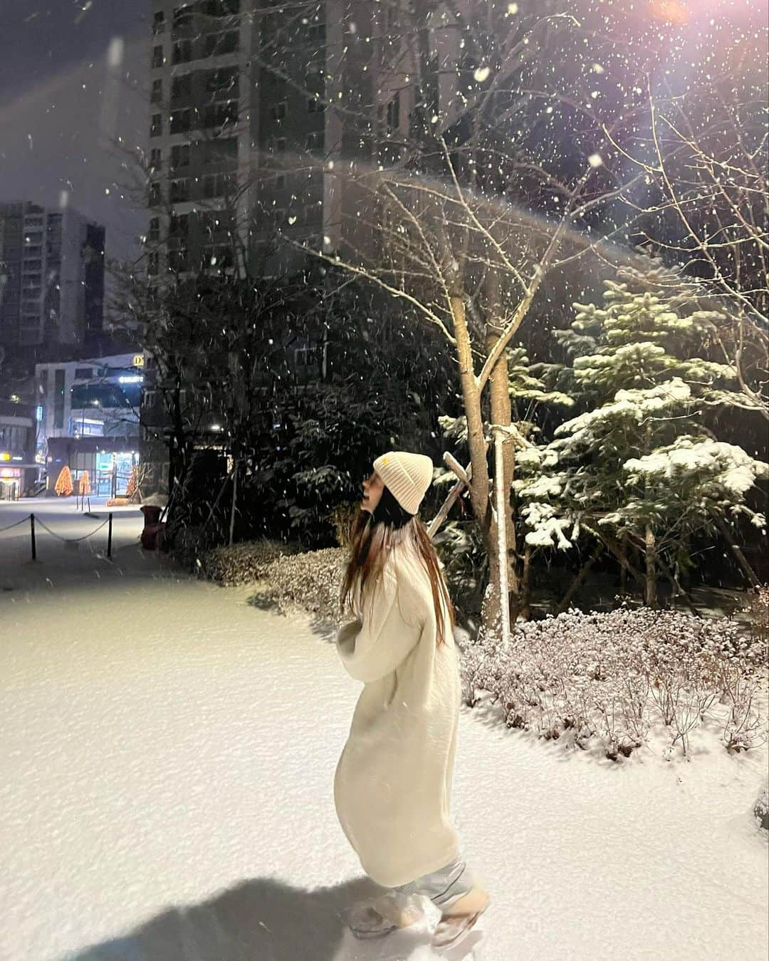 Son Ju Heeさんのインスタグラム写真 - (Son Ju HeeInstagram)「. 눈이 와서 함께여서 더 행복했던 설날☃️❄️  예쁜이들이랑 좋은추억 또 만들었다앙 집에 가면 살짝 외롭겠지만 다시 일상으로 돌아가야지!  모든분들 새해 복 많이많이 받으세요❤️❤️  #리샵  #오랜만에명절다운명절」2月2日 22時27分 - juhee__ss