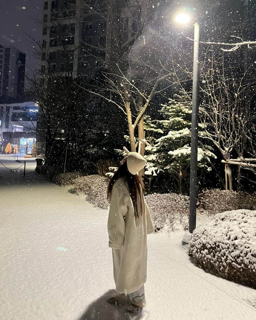 Son Ju Heeさんのインスタグラム写真 - (Son Ju HeeInstagram)「. 눈이 와서 함께여서 더 행복했던 설날☃️❄️  예쁜이들이랑 좋은추억 또 만들었다앙 집에 가면 살짝 외롭겠지만 다시 일상으로 돌아가야지!  모든분들 새해 복 많이많이 받으세요❤️❤️  #리샵  #오랜만에명절다운명절」2月2日 22時27分 - juhee__ss