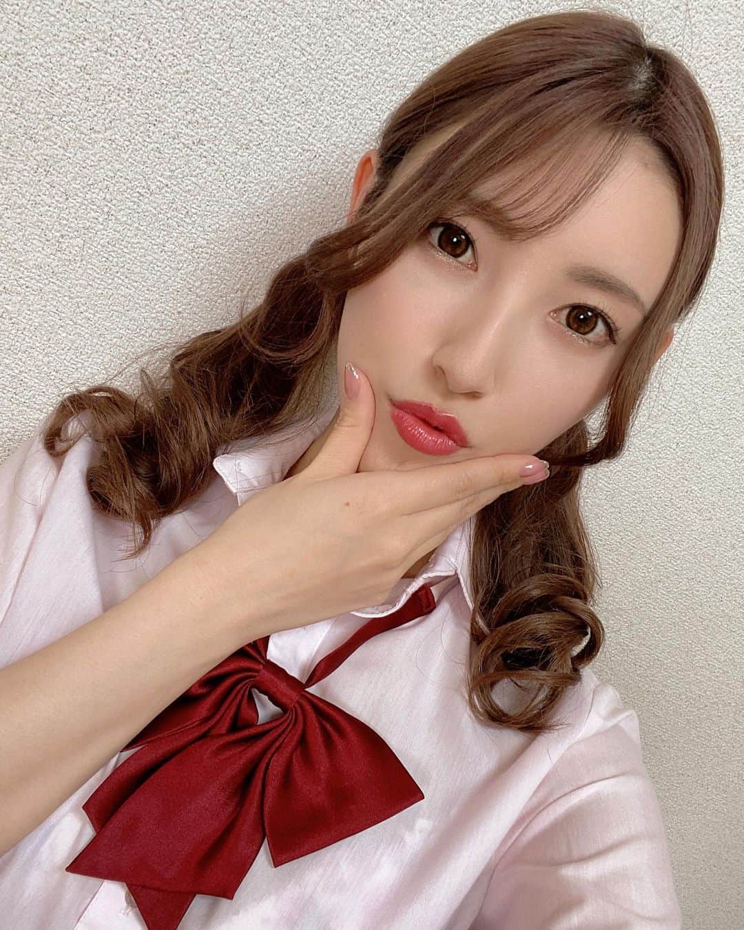 森沢かなのインスタグラム：「#ツインテールの日  #謎ポーズ」