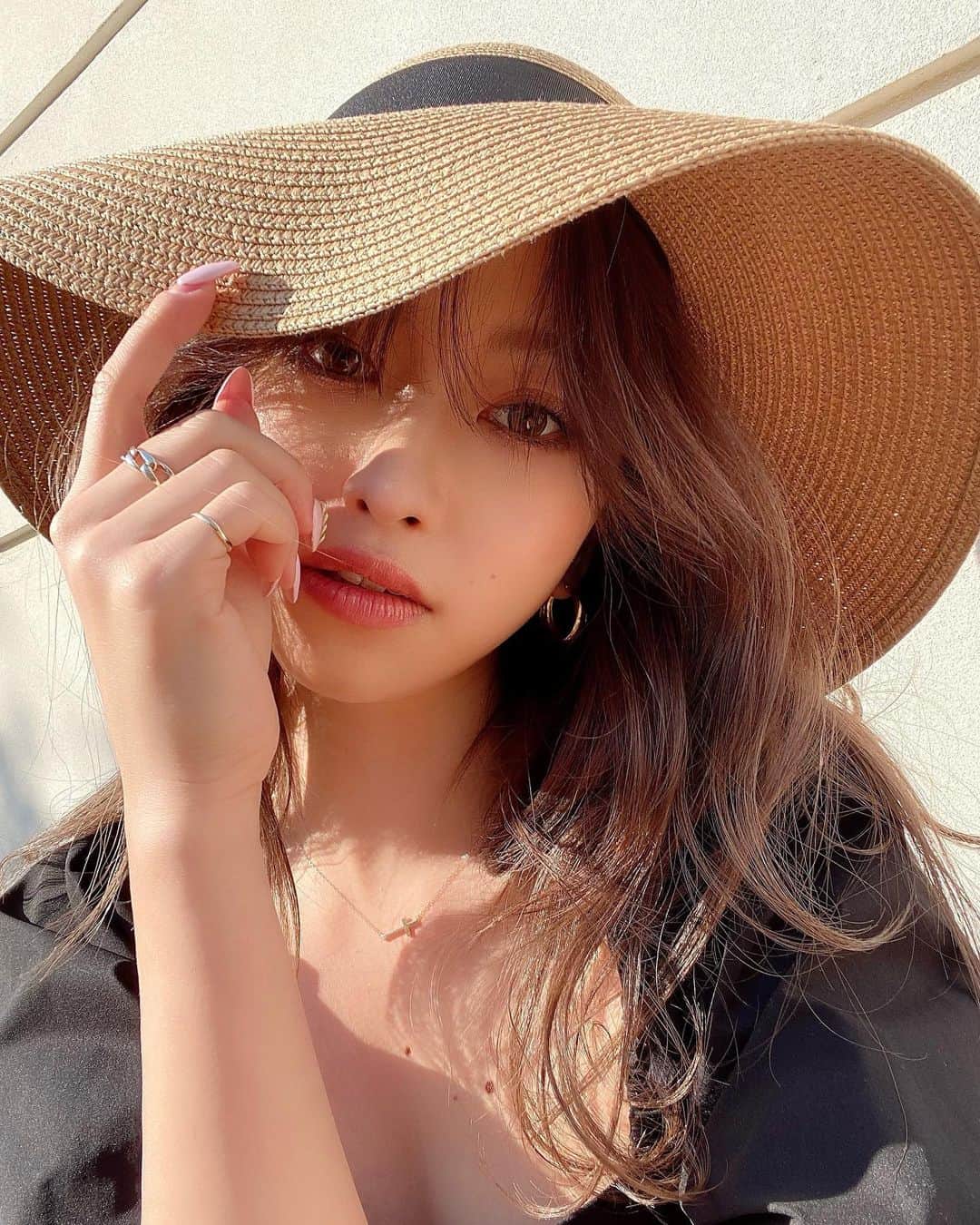 木田絵里香のインスタグラム：「. 🍊🧡 . まだまだとっても寒いけど22summerもかわいすぎるからチラ見せしてゆく👒✌🏼 . #selfie#22ss」