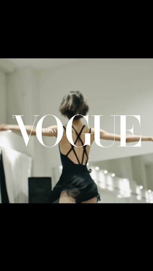 飯島望未のインスタグラム：「@voguejapan × @dysonhair_jp   出させて頂いています。 ムービー内で使っているプロダクト ほんとにおすすめです。 YouTubeで是非チェックしてみてくださいね！  Makeup @sadaito  Hair @tomo8hair  Stylist @ayumi6316」