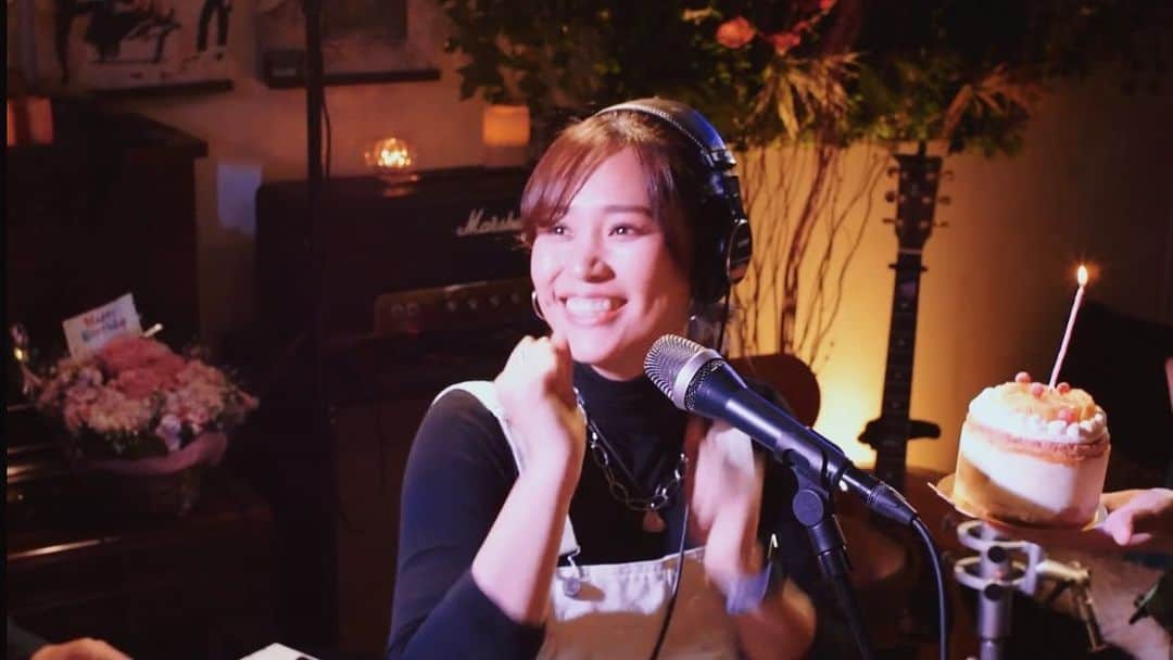 二宮愛のインスタグラム：「#thankyou  Thank you so so so much for all the Bday messages🙏‼️  So thankful and so happy that I have such good friends and fans!! Thank you so much.  Last night’s livestream is on YouTube!  Link in my bio& stories!!!  #aininomiya #二宮愛 #カバー #youtube #youtubevideos #youtuber #livemusic #livestream #livestreaming #singer #song #cover #coversong #youtubesubscribers #thankyou #love #youtubesinger #music #musician #youtubemusic」