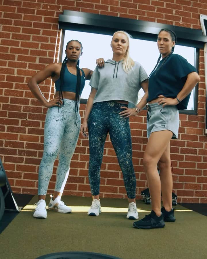 リンゼイ・ボンのインスタグラム：「Your story is made up of the obstacles you’ve faced, the hard work you’ve put in to overcome them and the people you choose to keep close along the way. What’s your story? NEW @ProjectRock x @UnderArmour Seven Bucks Story collection drops TOMORROW! #ProjectRock @UnderArmourWomen」