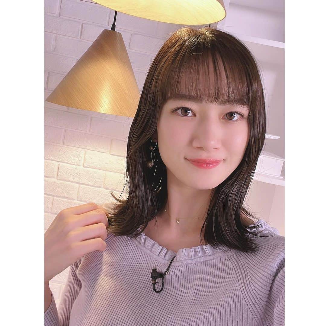 のインスタグラム：「髪切ってさっぱり💇‍♀️ 今朝もご覧いただいた皆さんありがとうございました✨ ⁡ 今日は節分👹 暦の上ではもうすぐ春ですが、まだまだ寒いですね❄️ あったかく過ごしましょう🧣 ⁡ 私は恵方巻きを楽しみにこれからゆっくり寝ます…😴♡ ⁡ #tbsnews #tbs #アナウンサー #フリーアナウンサー #キャスター #ニュースキャスター #衣装 #アナウンサー衣装 #ニット #mischmasch #ヘアアレンジ #ゆる巻き #くびれヘア」
