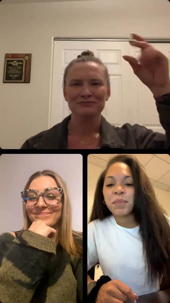 ブリジェット・スローンのインスタグラム：「@livkarass @janayhonest and I talk about the hottest topic in NCAA Gymnastics….injuries.   FULL DISCLOSURE WE ARE NOT MEDICAL PROFESSIONALS  So enjoy :) and if you have anything you would like to add please share in the comment section」