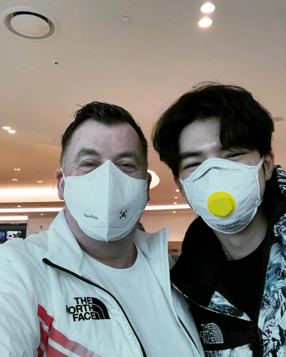 ブライアン・オーサーのインスタグラム：「Next stop…. Beijing !!#beijing2022winterolympics #koreanolympicteam @jun_july_august , staying safe .」