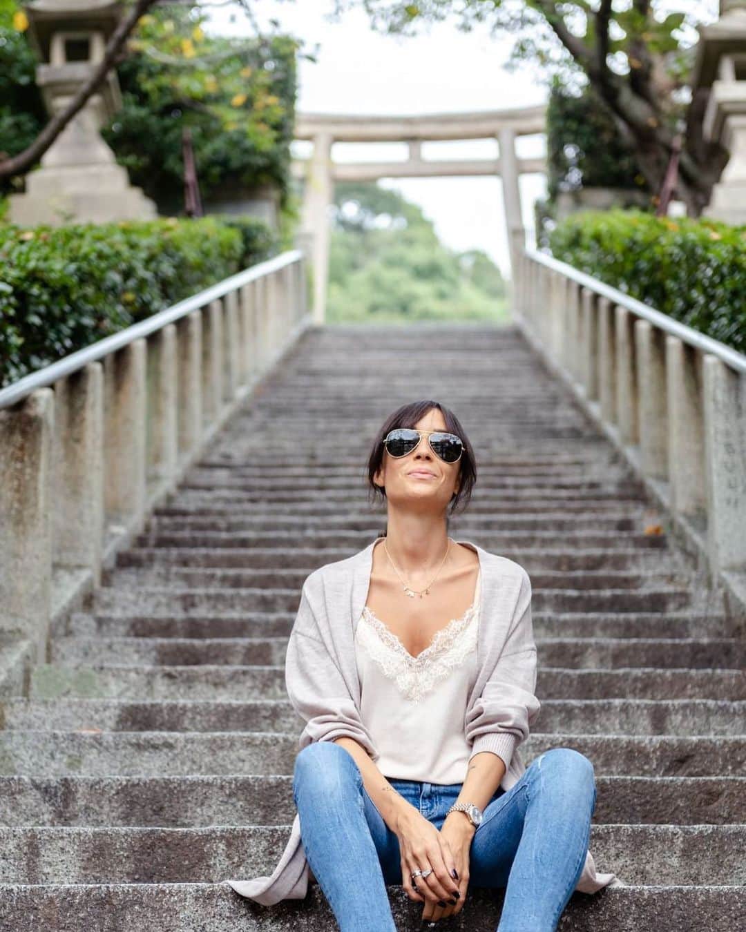 アンナ・オルティス（イニエスタの妻）のインスタグラム：「Esa paz de los templos japoneses ⛩🙏🏻  日本のお寺の平和さ ⛩🙏🏻」
