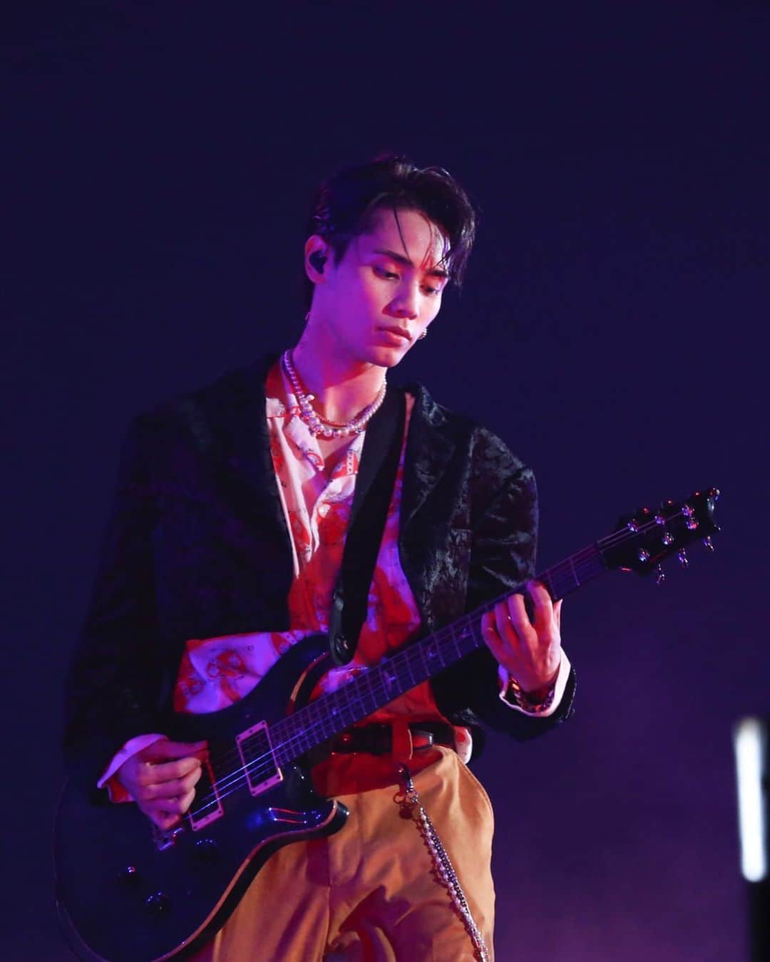神谷健太さんのインスタグラム写真 神谷健太instagram 以前お仕事でギターを弾かせて頂いたのがキッカケでliveでもやらせて頂きました 楽しかったなぁ 楽譜はよめません 手の形で覚える派です 2月3日 時21分 Kenta Kamiya
