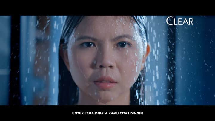 グレイシア・ポリーのインスタグラム：「Jadi sukses dengan caramu sendiri. JADI KAMU, VERSI KAMU. CLEAR. #ad」