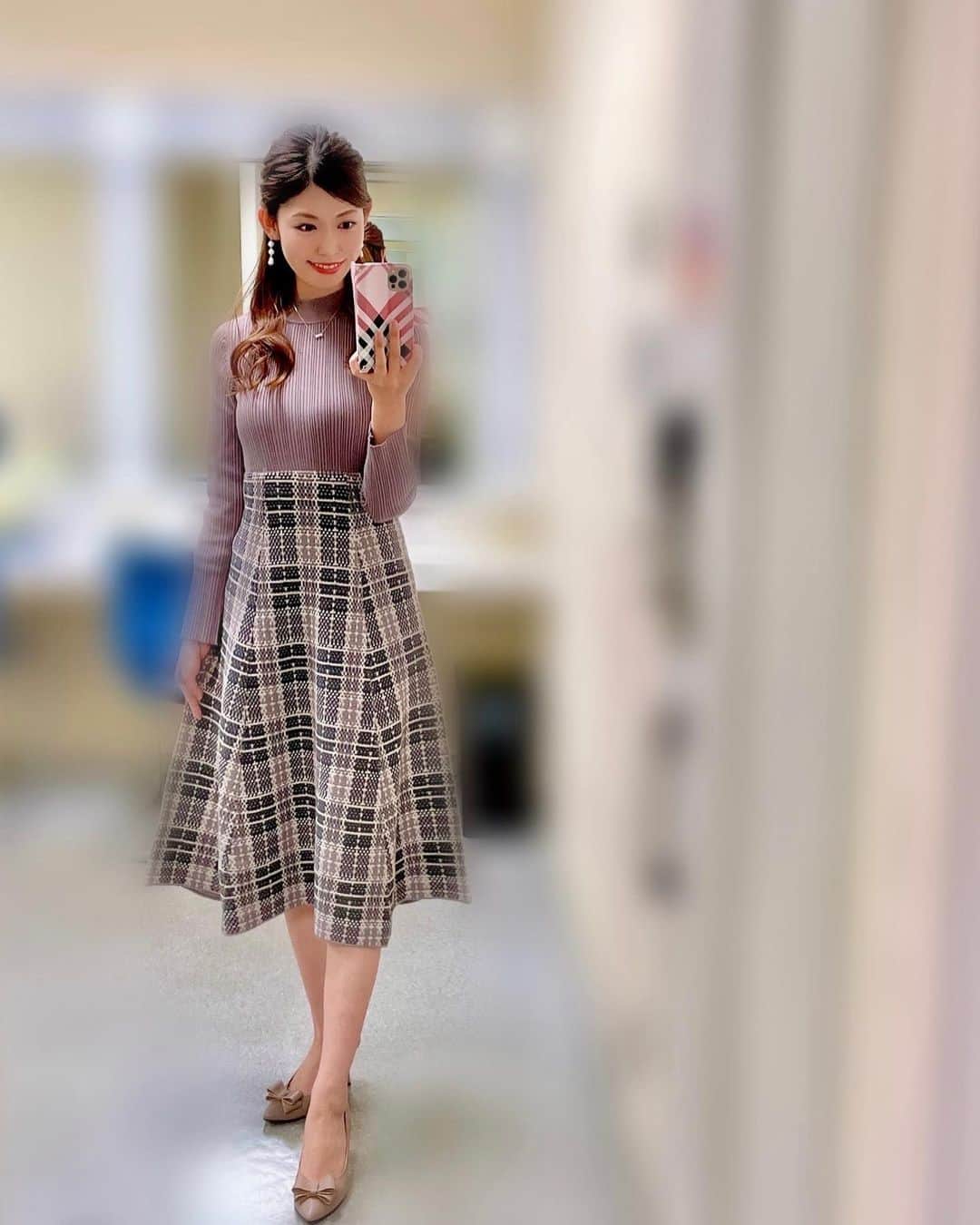 橘ゆりかのインスタグラム：「🍇🔮🪁 ⁡ ⁡ そういえばのせてなかったので ⁡ 年末のわれポン写真👗 ⁡#proportionbodydressing  ⁡ ⁡ ⁡ ⁡ #われポン #橘ゆりか #ワンピース #冬服 #プロポーションボディドレッシング #パールネックレス」