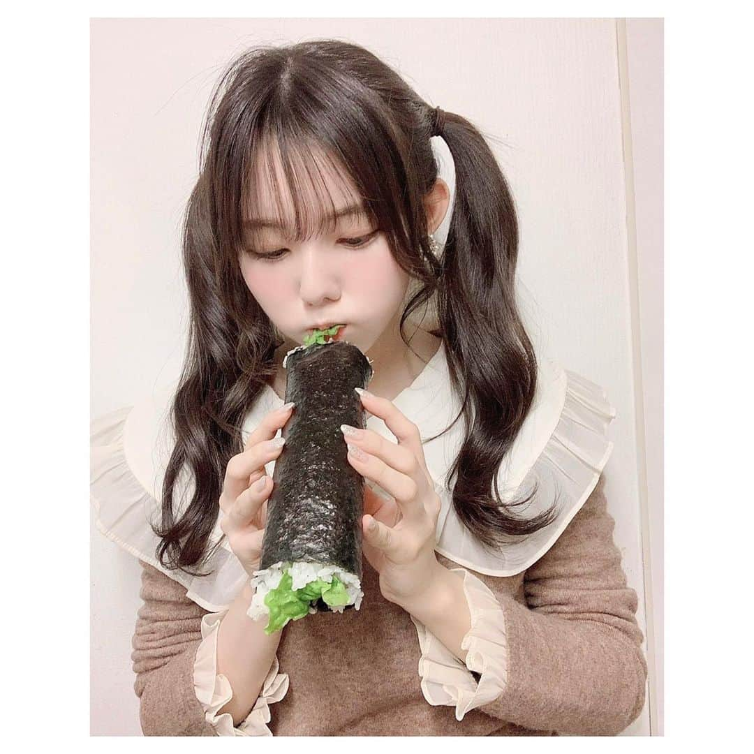 大森莉緒さんのインスタグラム写真 - (大森莉緒Instagram)「・ ・ 節分の日👹⚡️  今年の節分は、ぼっちで恵方巻き食べられなかったから去年食べた時の写真を🥺💧  皆さんは恵方巻き食べましたか〜？？💭 ・ ・ #大森莉緒 #おーりお #おりおんず  #おりおの食 #節分の日 #恵方巻き #北北西  #instagood #instapic #good #yummy #좋아요 #셀카 #셀카그램 #추억 #먹스타그램 #음스타그램 #맛집 #음식 #푸드」2月3日 21時38分 - rio.ohmori