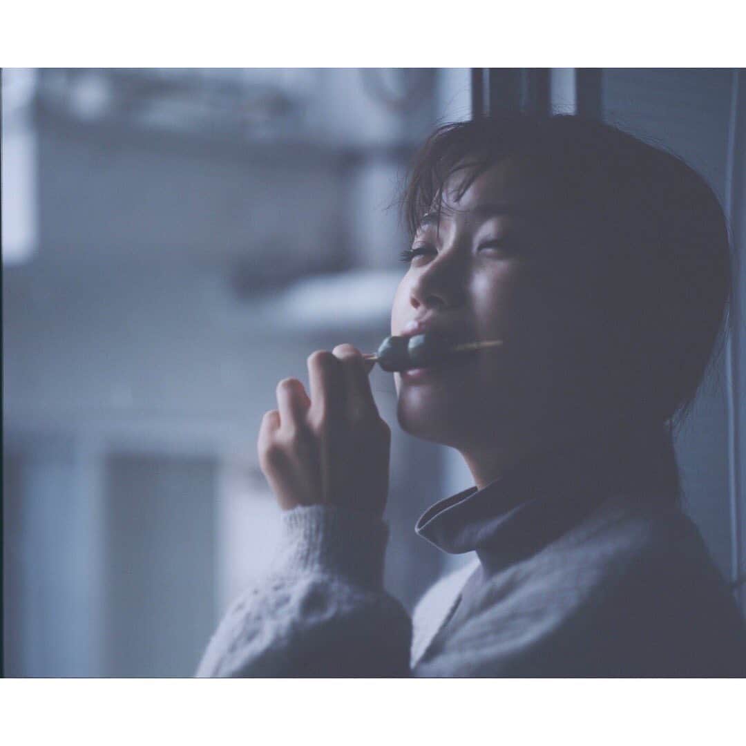 美山加恋のインスタグラム：「節分。 恵方巻き買いました。 北北西？  photo by @masataka_kougo」