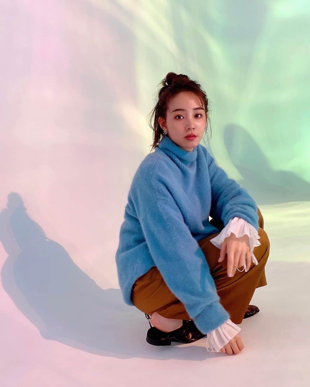 利水翔のインスタグラム：「. 雑誌GLITTER offshot📷 ⁡ SDGs fashion🌱 工場で余った糸を再利用して作ったニット🧶🥺 着心地よくて可愛かったなぁー🥰 ⁡ ⁡ ⁡ ⁡ ⁡ ⁡ ⁡ ⁡ ⁡ ⁡ ⁡ ⁡ #enjoy #smile #ootd #happy #love #half #model #kt #me #instdiary  #fathion #japan #sdgs #knit」
