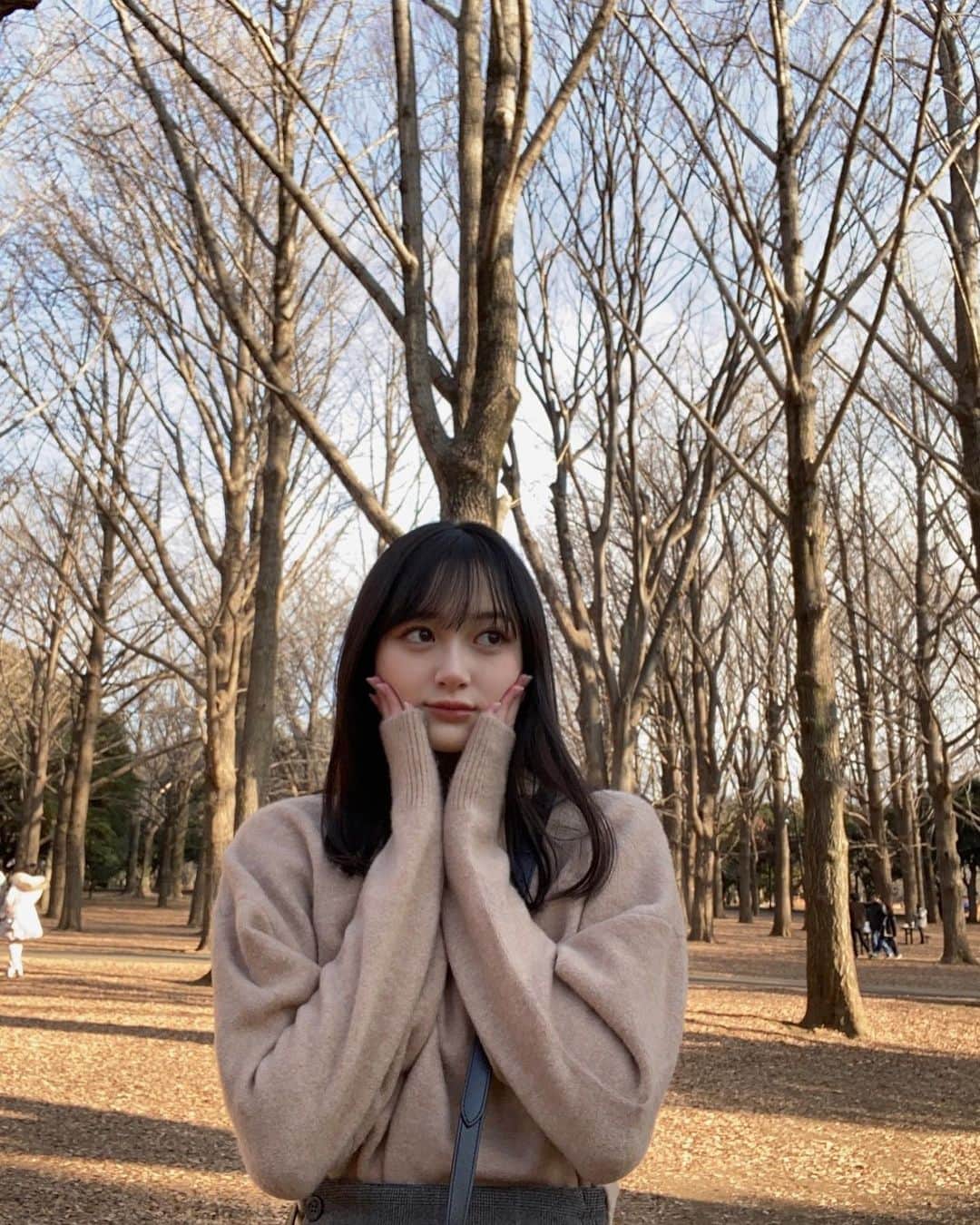加藤栞のインスタグラム：「もう2月…！  #加藤栞#05#seventeen#model#fyp」