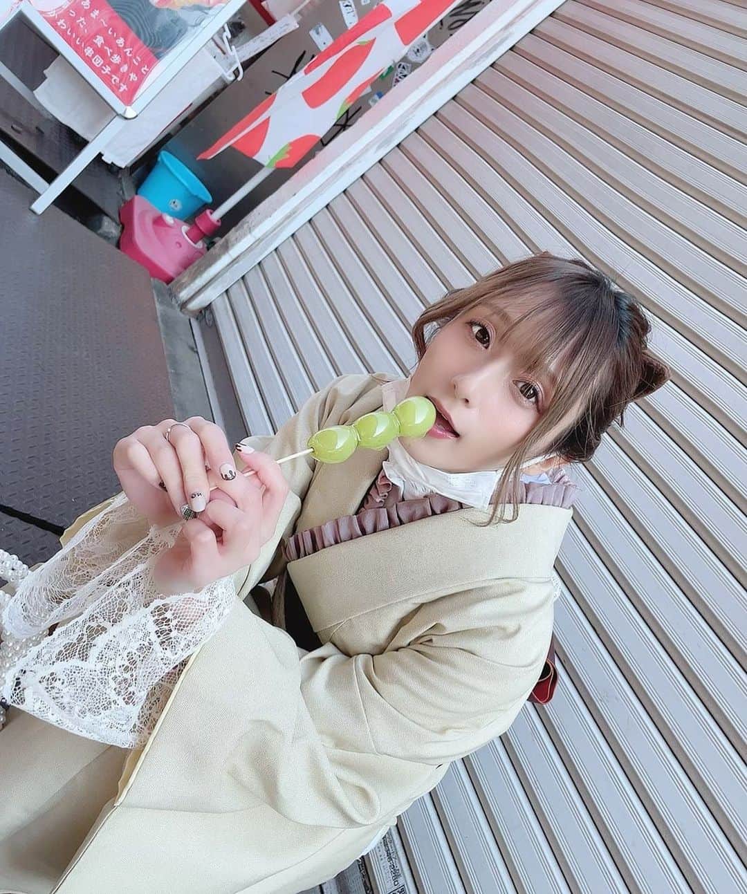吉良りんのインスタグラム：「. . どうも廃人です。 明日あたりから真面目に働きます。 . #浅草寺 #浅草 #フルーツ飴 #フルーツはほぼアレルギー #着物 #vasara  #キャバクラ #キャバ嬢 #レッドドラゴン #六本木」