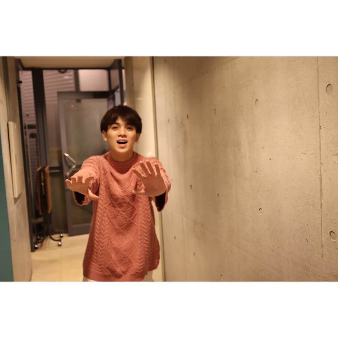 Travis Japan（トラジャ）さんのインスタグラム写真 - (Travis Japan（トラジャ）Instagram)「⁡ ⁡ Happy moment🕰✨ ⁡ #Johnnys #TravisJapan」2月3日 18時42分 - travis_japan_official