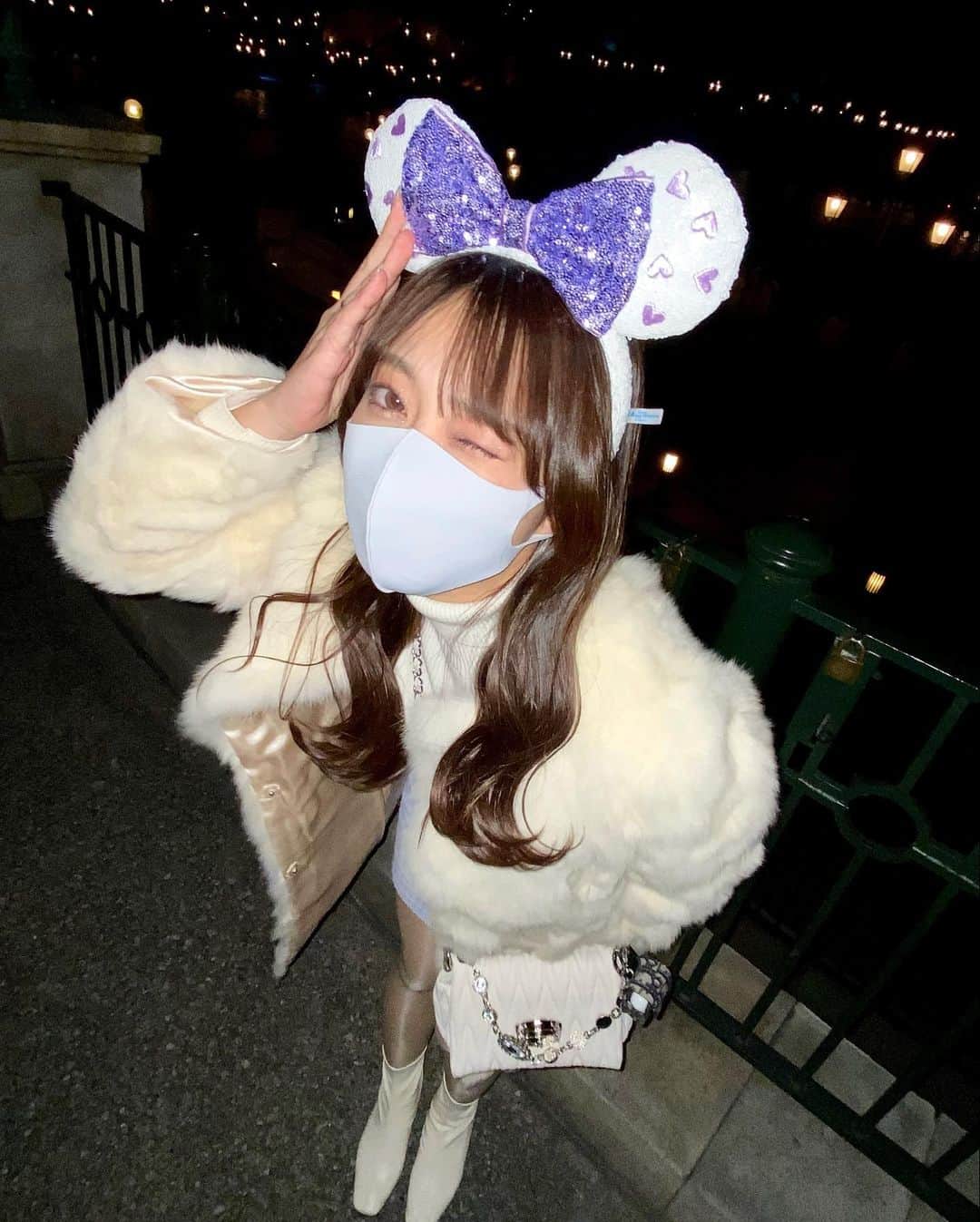 川畑綾理のインスタグラム：「🤍💜ｏｏｔｄ💜🤍  .  #disneyland #disneysea #ディズニーコーデ #ootd #02」