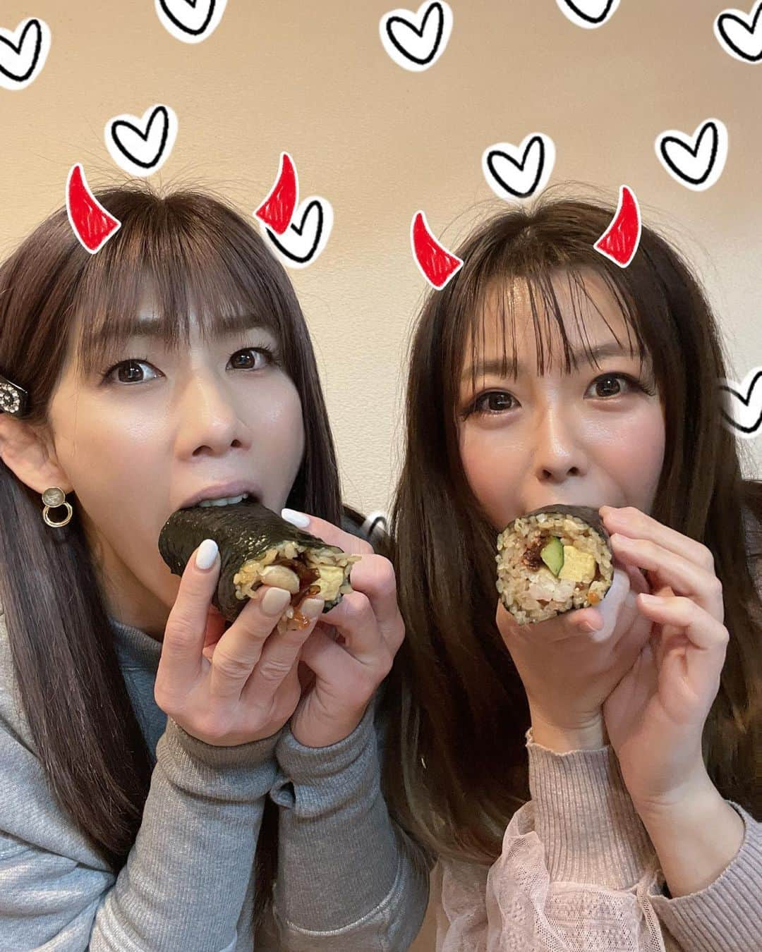 吉田沙保里さんのインスタグラム写真 - (吉田沙保里Instagram)「2月3日は節分の日👹 今年もゆうのお家で恵方巻きを食べましたぁー😋✨ 今年も沢山の福が訪れますように…💓 今年も大きな恵方巻きを食べる事ができて幸せ😆😆😆  #恵方巻き #節分 #ゆう」2月3日 19時21分 - saori___yoshida