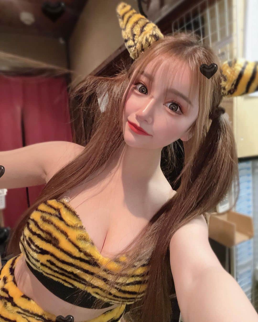 のインスタグラム：「節分！お化け！寅年！ 中学生ぶりの ストレートツインテール😶  #寅年 #🐯 #節分 #ラムちゃん  #お化け #祇園 #大阪  #祇園キャバクラ #キャバクラ」
