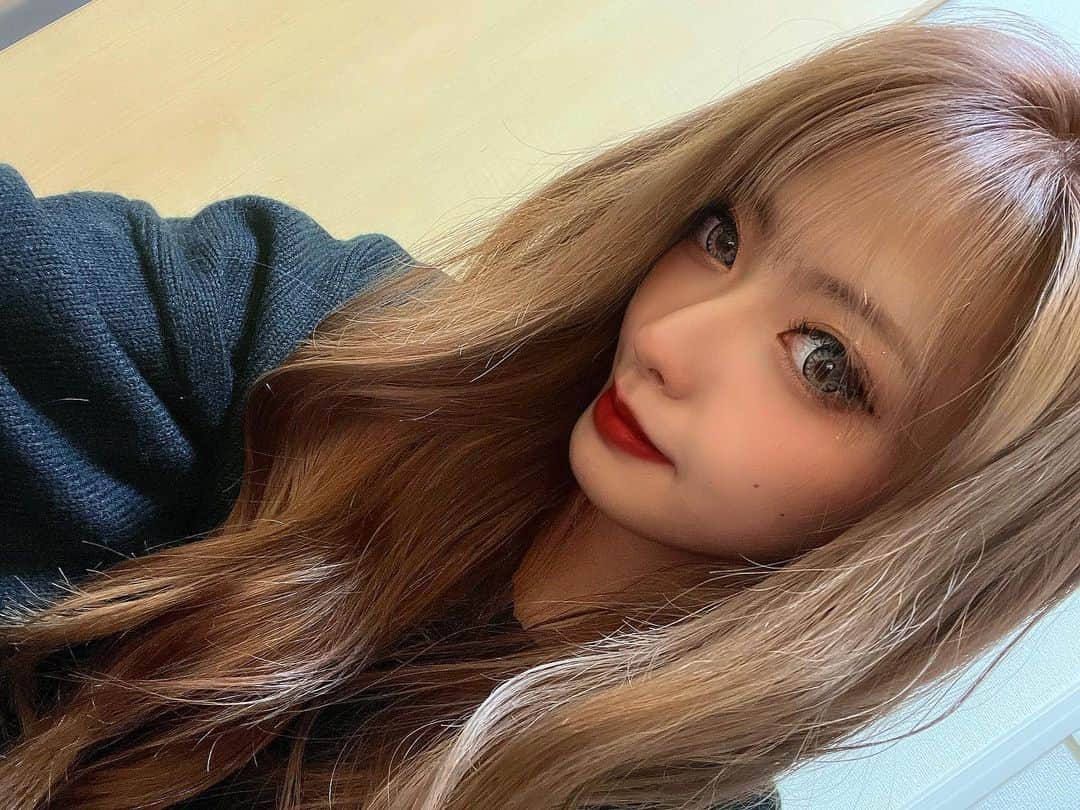 吉永江利のインスタグラム：「あ、前髪ガッ💇‍♀️  #しーするー  #きりました💇‍♀️  #すぐのばす   #雰囲気#ギャル#ギャルメイク#いいね#自撮り #フォローお願いします#いいね #selfie  #コメント大歓迎 #make #hair #japan #korea #model #fashion #code #followme #likes #instagood #instalike  #今日好き #今日好きになりました#モデル  #20歳」