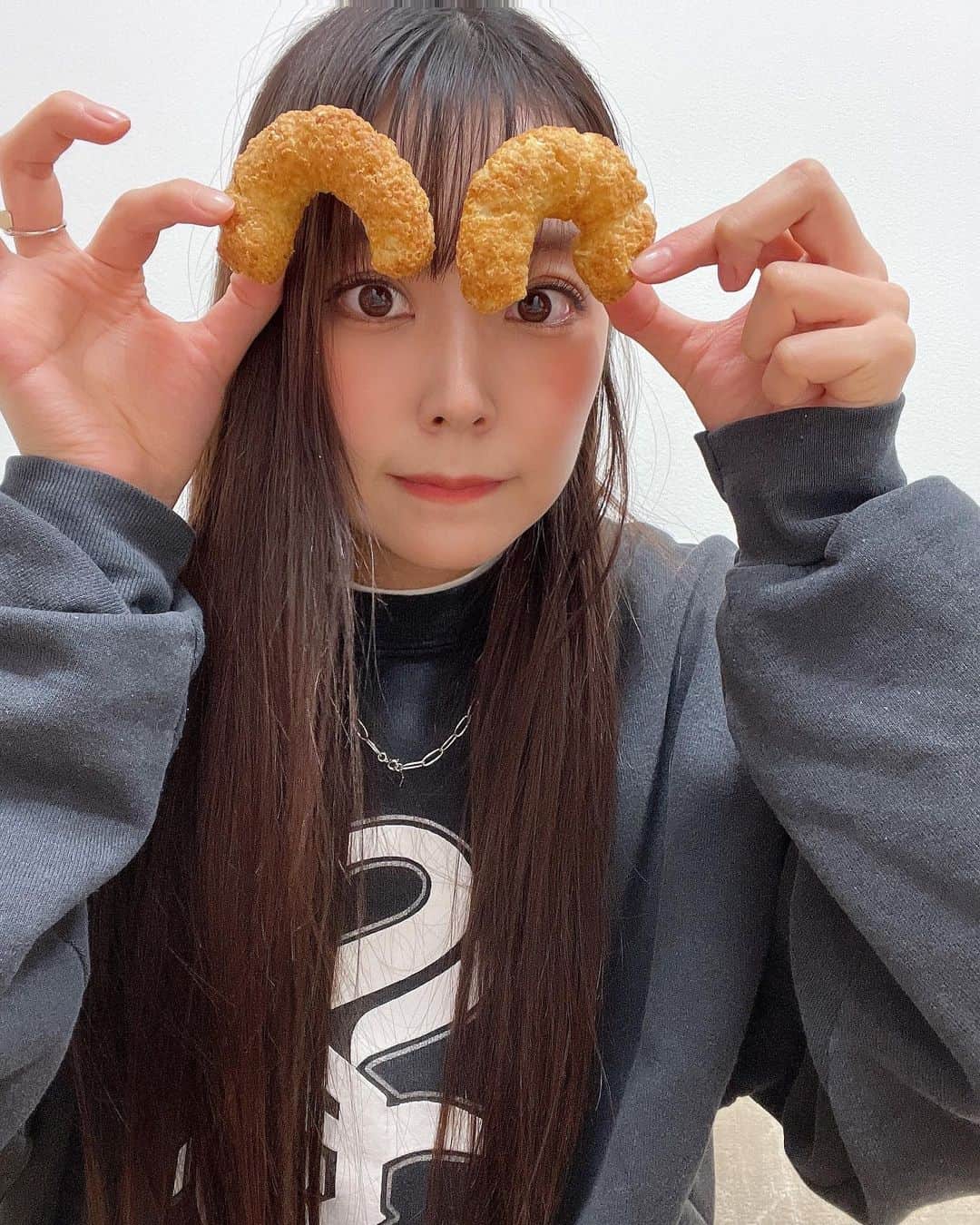 白間美瑠さんのインスタグラム写真 - (白間美瑠Instagram)「キャラメルコーン🌽 デカすぎぃーーーー！！！！ びっくりよーー #毎日投稿」2月3日 22時33分 - shiro36run