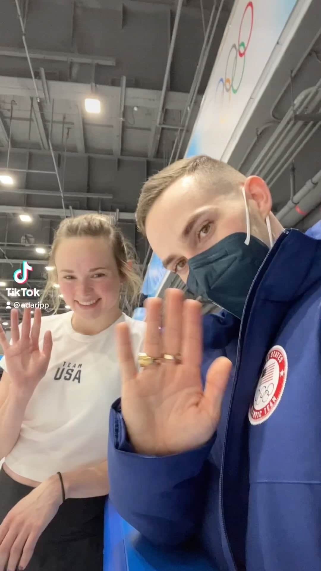 アダム・リッポンのインスタグラム：「What it’s like being an Olympic figure skater when your coach is loud annoying and me」