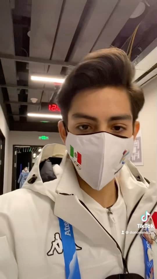 Donovan Carrillo Suazoのインスタグラム：「Interior del edificio 🇨🇳 #juegosolimpicos #beijing #donovancarrillo #patinajeartistico」