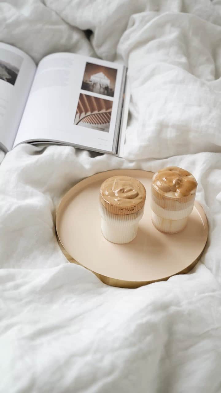 De'Longhi Sverigeのインスタグラム：「Har du testat att göra dalgona-kaffe? Passar bra som en dessert eller när sötsuget faller på. 💭 #delonghi #seriousaboutcoffee #kaffekärlek #coffeelove」