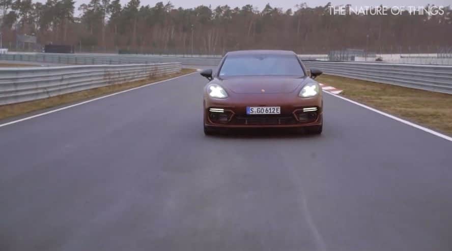 アンドレ・ロッテラーのインスタグラム：「Drive smarter tips by me :-))  Watch curb your carbon 🇨🇦 @cbcdocs @cbcgem @porsche」