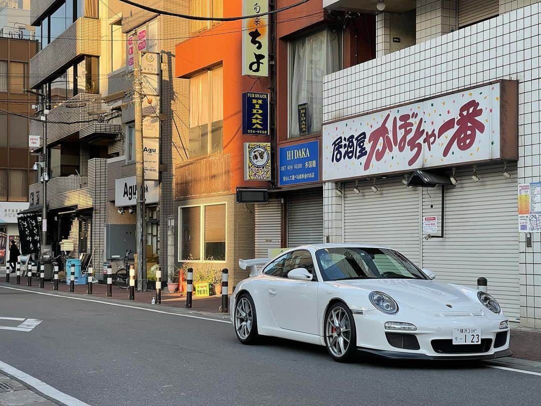 青木龍一のインスタグラム：「997 late GT3cs  初めてポルシェ買いました… ポルシェハマりそうです。  #porsche  #911 #997gt3」