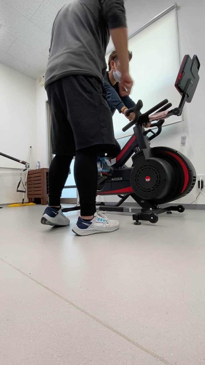 のインスタグラム：「【パーソナルトレーニングの重要性】  自分では出せない力をパーソナルで出してもらい、自分の出せるPowerを知る！  課題を知る、見つける！  最大に楽しむ！！🤣^_^  #パーソナルトレーニング #パーソナルトレーナー #ゴルフトレーニング #ゴルフに必要なこと #ゴルフから学ぶこと無限 #ゴルフに出逢わせてくれた父に感謝 #応援し続けてくれる母に感謝 #いつも相談にのってくれる兄に感謝 #ゴルフありがとう😊」