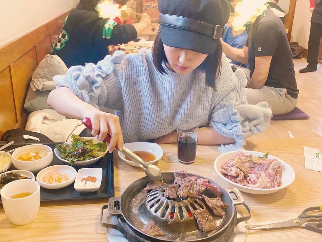 イ・イネのインスタグラム：「배고프다 🦴 .. .. .. #먹방 🥄😛🥢 #그리운 #부산 #맛집 😛」