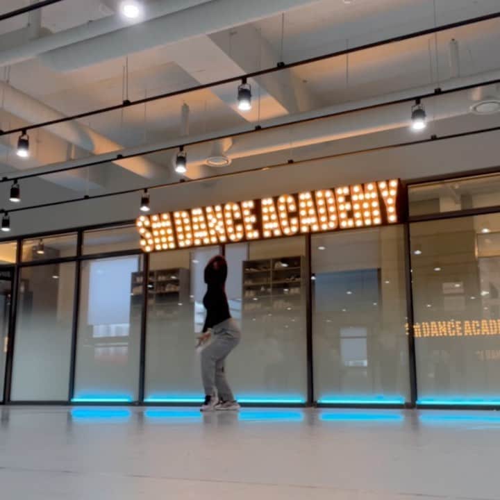 リュ・ジヘのインスタグラム：「일정 때문에  몇주 쉬다가 이번주에 겨우 마무으리😂  화사- 마리아  #고생하셨습니당」
