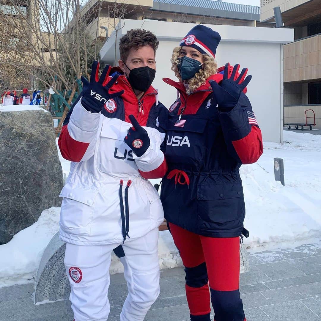 リンゼイ・ジャコベリスのインスタグラム：「Ready to WALK! #beijingolympics #2022 #5ers #teamusa 🇺🇸」