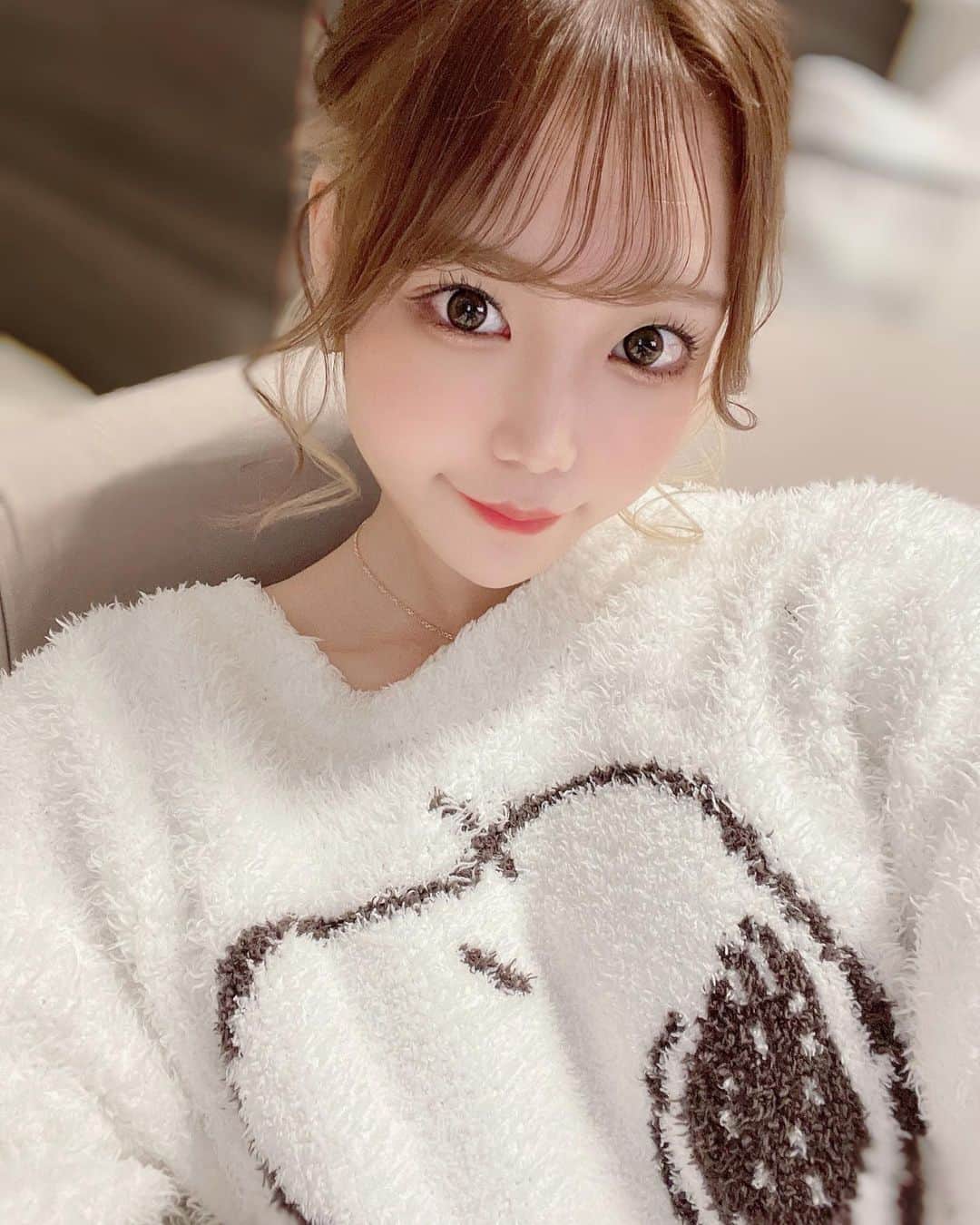 桜木せりなのインスタグラム：「おうち時間🏠💭 スヌーピーのジェラピケのパジャマ楽ちんだしあったかくて可愛くてお気に入り〜  #おうち時間  #ジェラピケ  #gelatopique #パジャマ  #名古屋 #錦  #錦三丁目 #錦3 #salondegold #キャバクラ  #キャバ嬢 #クラブ  #撮影 #シャンパン #歌舞伎町 #六本木 #銀座 #北新地  #ミナミ #中洲 #すすきの #followforfollowback #いいね #followｍe #follow #かわいい #instalike #instagood #likesforlike  #いいね返し」