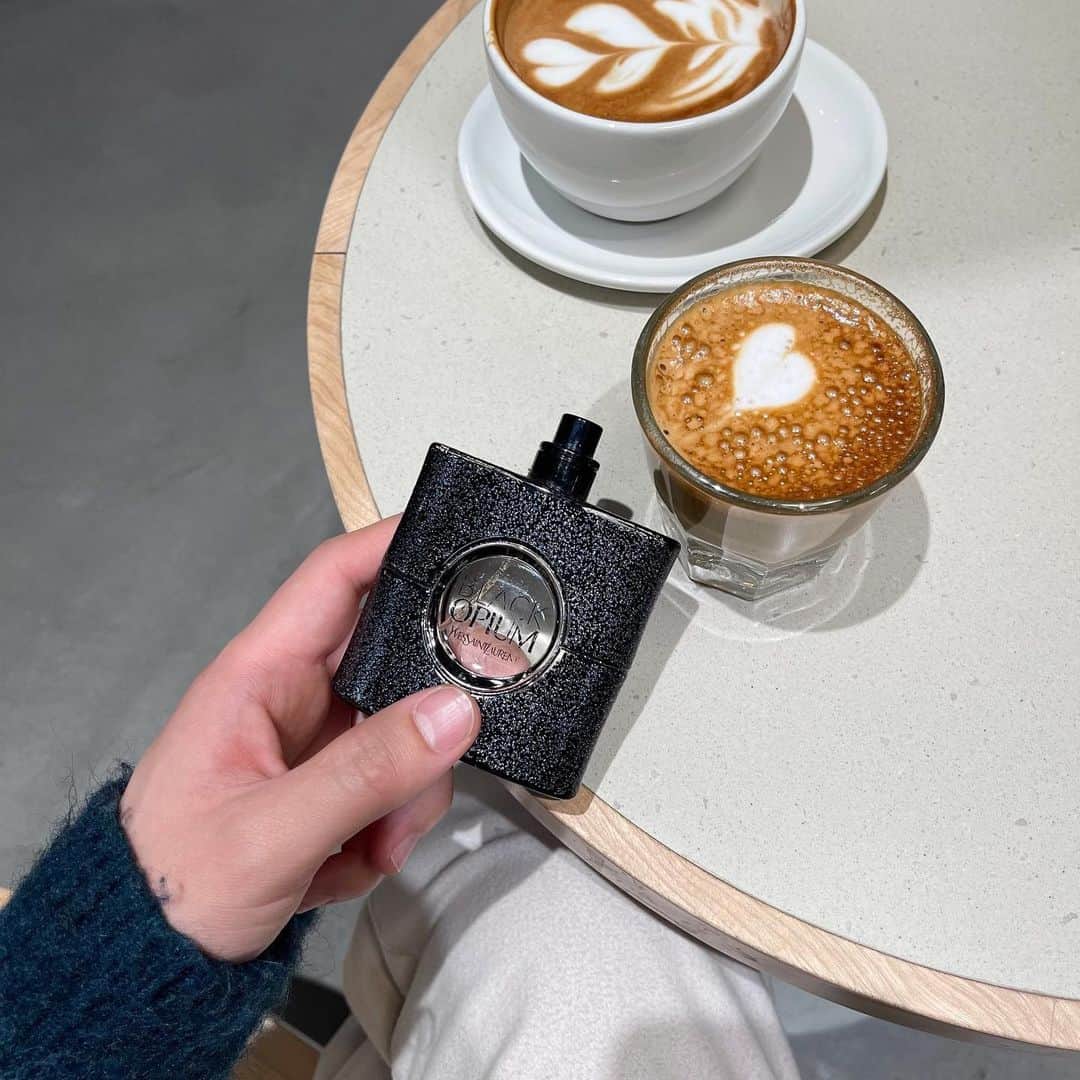 馬場健太のインスタグラム：「店員さんにコーヒーの香りしますよ〜って教えてもらって使い始めた2つめ☕︎もうなくなりそう😵‍💫  #ysl #香水」