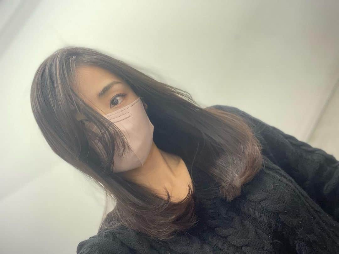 のインスタグラム：「✂︎  前髪の長さが絶妙なんすよ  #fons  #moemikatayama  追記 絶妙な長さ（巧みの技）ってことなんですけど わかりづらかったかな...?」