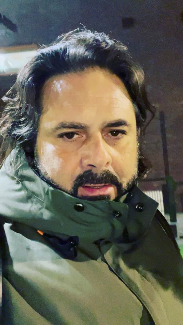 ヴェスレイ・スナイデルのインスタグラム：「QAAA…….  The beginning of a new era’ . . . #qaaa #fabiocordella #thewineofthechampions #business #dubai #wesleysneijder #wine」