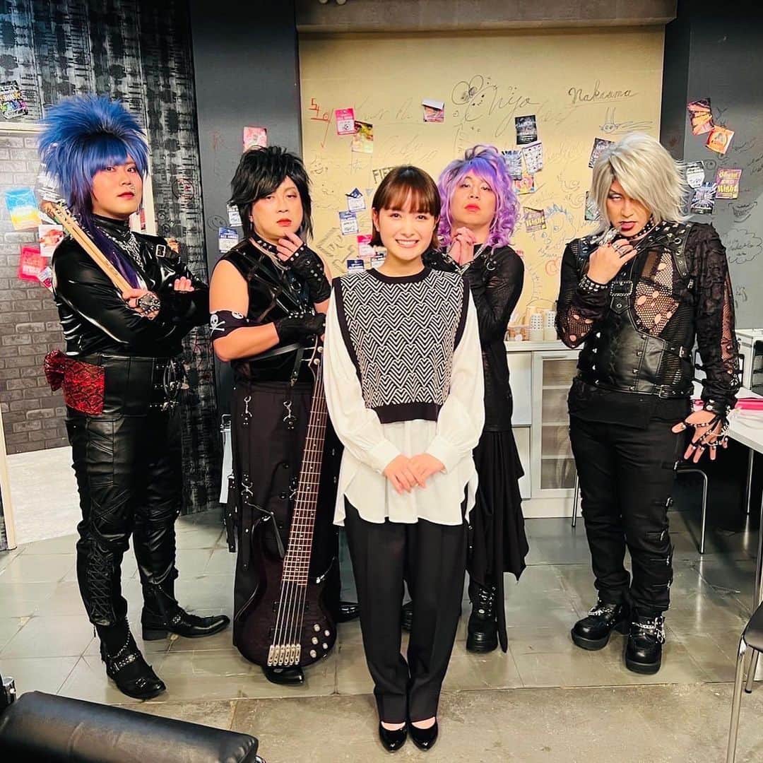 葵わかなのインスタグラム：「フジテレビ「新しいカギ」  明日、2月5日の20時から出演してます！  すごく楽しくて、面白かった〜！☺️笑 観ていた番組に参加できとっても嬉しかったです。  ぜひ！  #冬のライオン」