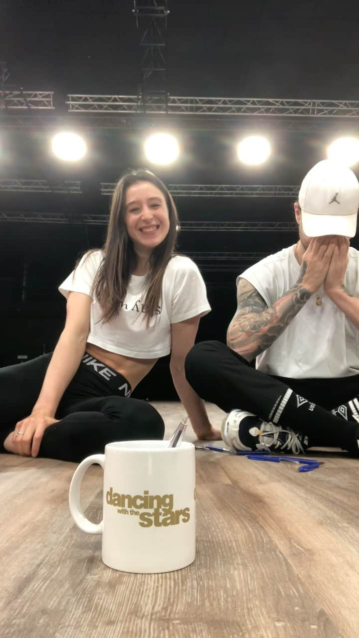 ニナ・デヴァエルのインスタグラム：「If we get into the final we…   1 more day till the semi finals 🤩 we would really appreciate your support tomorrow cause we really want to make it to the final 💃😁   Very excited for another great show tomorrow where we will have 2 dances 🙊🥳 1 of them also with a judge, who do you think we are dancing with?」